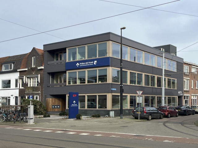 Een facelift voor Kolpa Van der Hoek Makelaars aan de Straatweg in Rotterdam