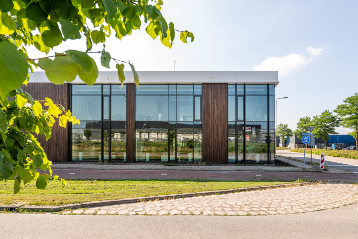 Nieuwbouw GMB Leidingtechnieken BV te Berkel en Rodenrijs