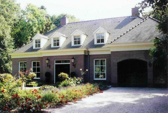 Villa aan de Overboslaan te Oostvoorne